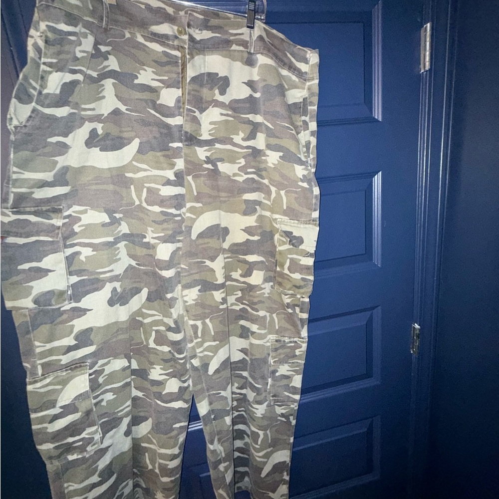 Camo Cargo Pants - Olive/Beige